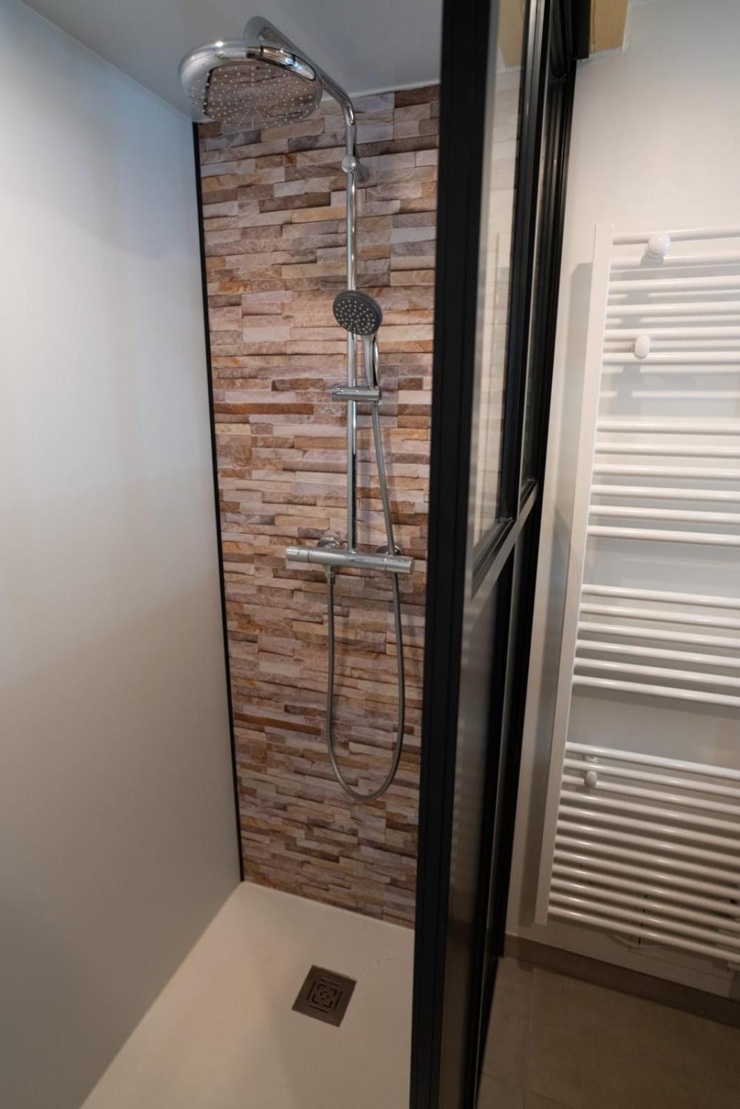 Maison Renovee Et Climatisee Avec Wifi A 600M De La Plage Виас Экстерьер фото